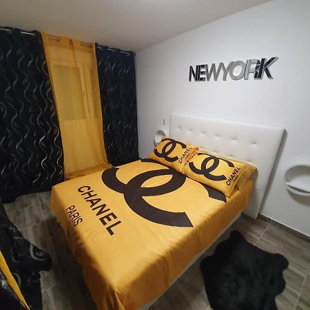 Apartamentos New York Vecindario  Dış mekan fotoğraf